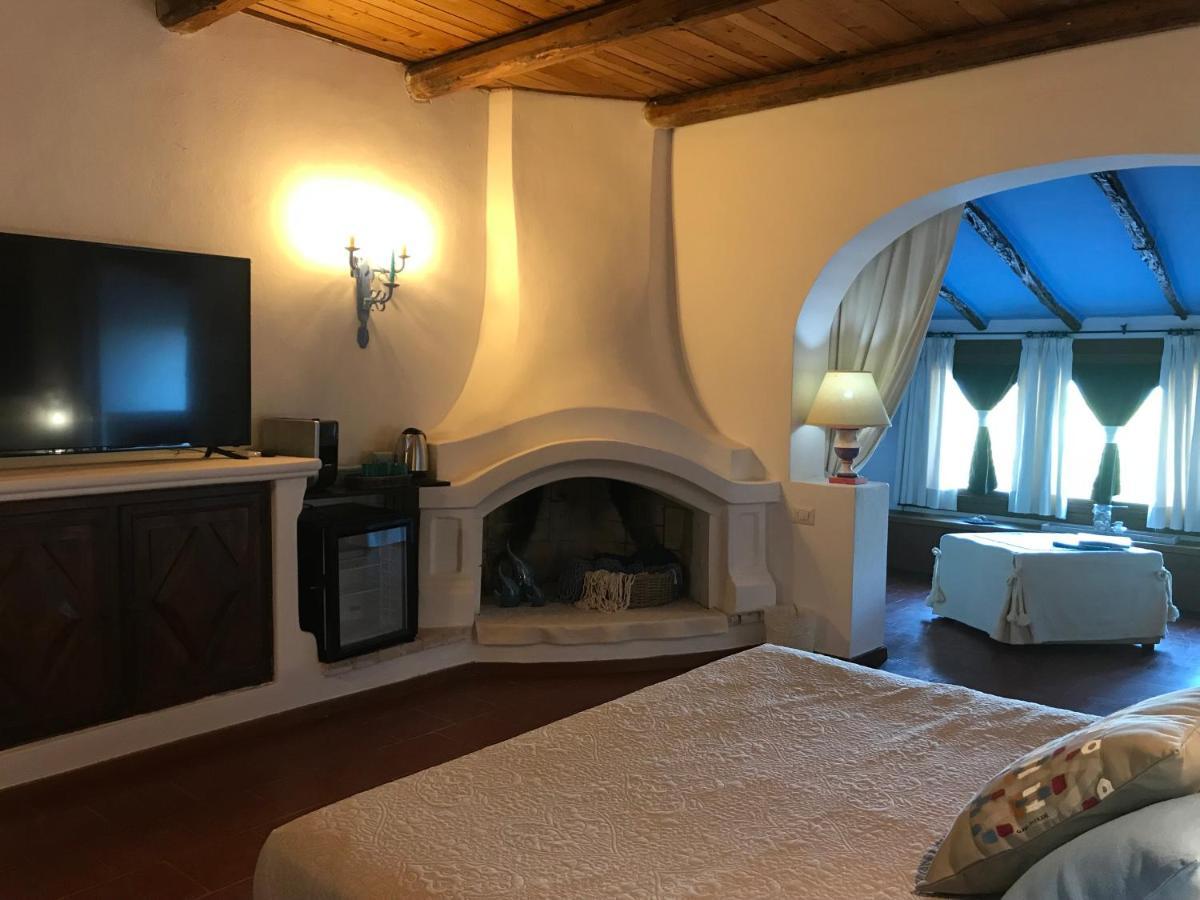 Palmasera Charming Suites Cala Gonone Bagian luar foto