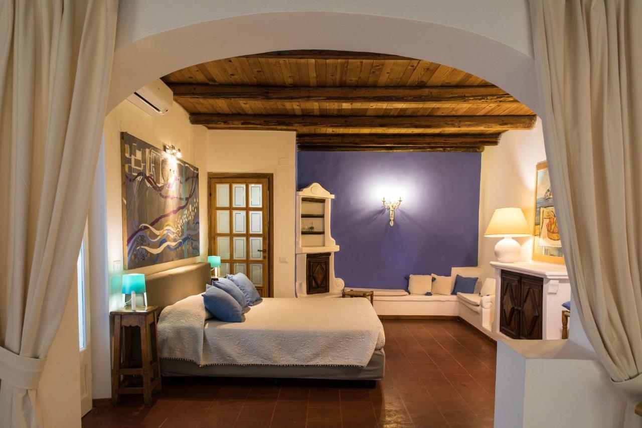 Palmasera Charming Suites Cala Gonone Bagian luar foto