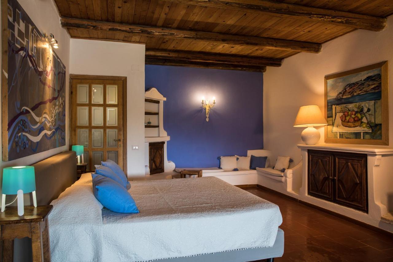 Palmasera Charming Suites Cala Gonone Bagian luar foto